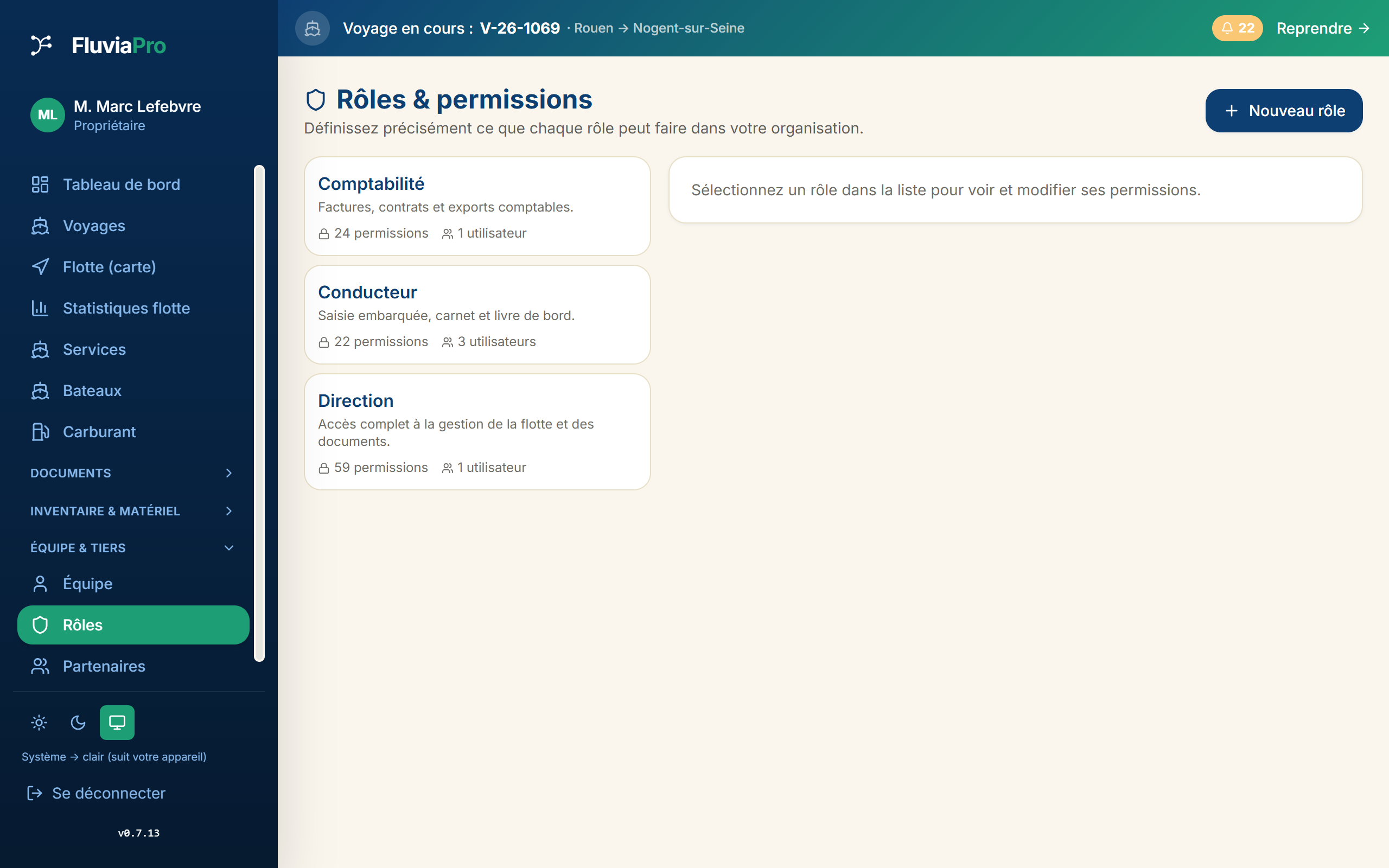 Rôles & permissions : rôles personnalisés avec permissions atomiques par utilisateur
