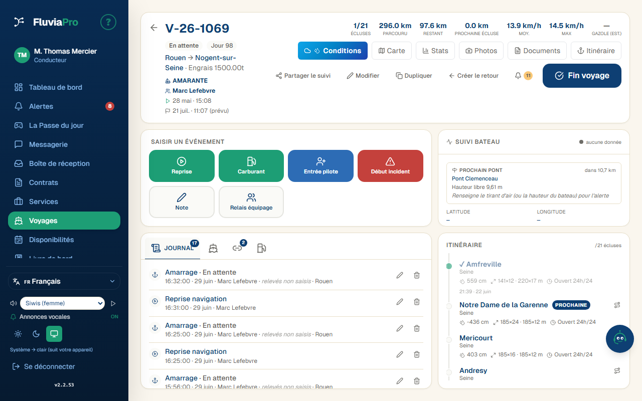 Application embarquée FluviaPro sur tablette : voyage en cours Rouen → Nogent-sur-Seine, écluses franchies, distances, et les gros boutons de saisie d'événement
